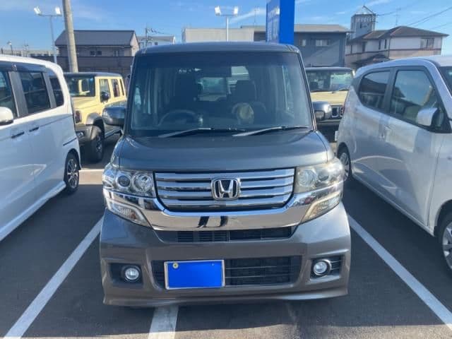 HONDA N BOX CUSTOM 4WD