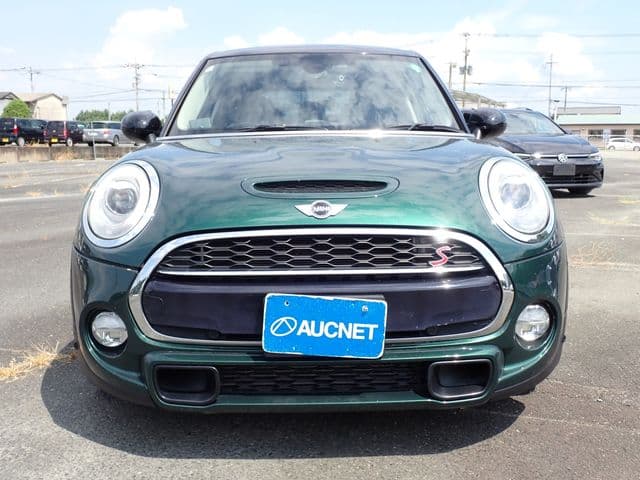 Car thumbnail 4