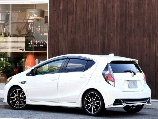 Car thumbnail 3