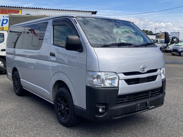 TOYOTA HIACE van 4WD
