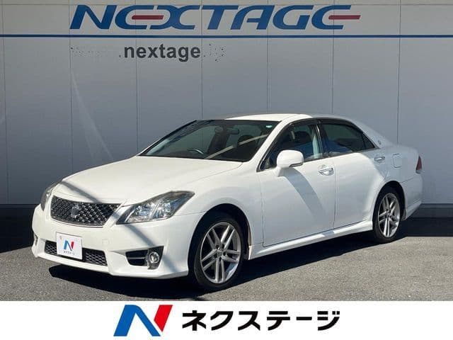 TOYOTA CROWN sedan