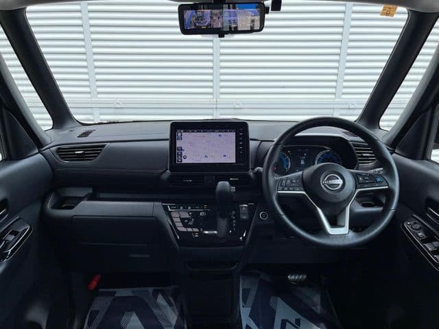 NISSAN