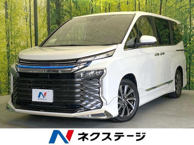 TOYOTA VOXY HYBRID