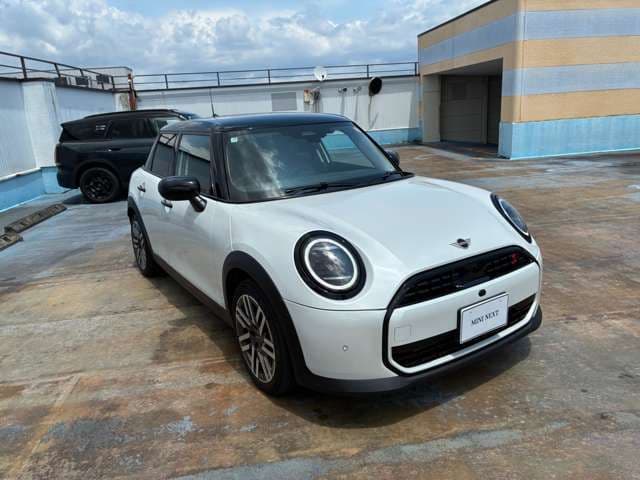 Car thumbnail 3