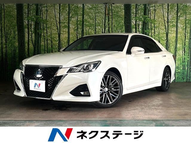 TOYOTA CROWN sedan hybrid