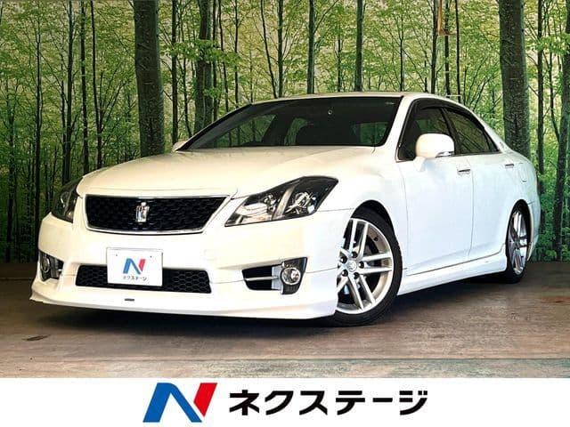 TOYOTA CROWN sedan