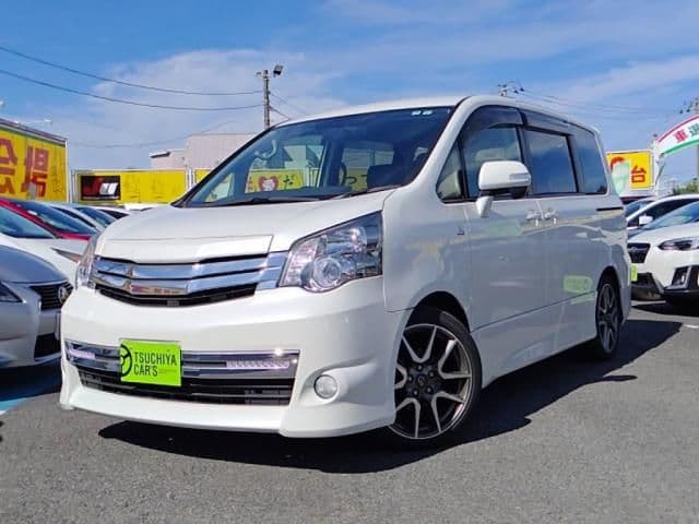 TOYOTA NOAH