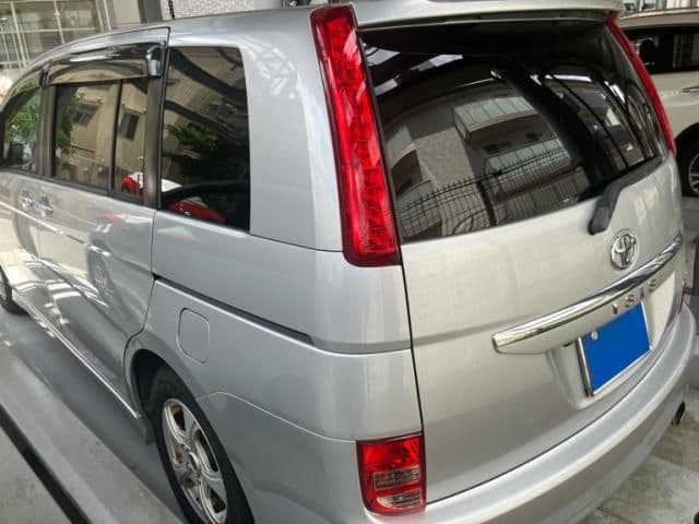 Car thumbnail 4
