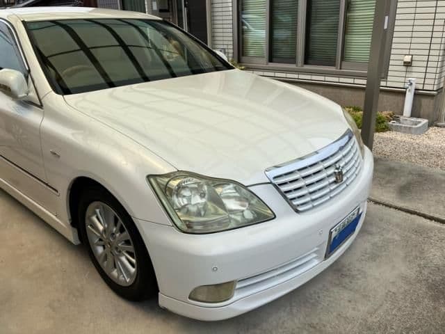 TOYOTA CROWN sedan