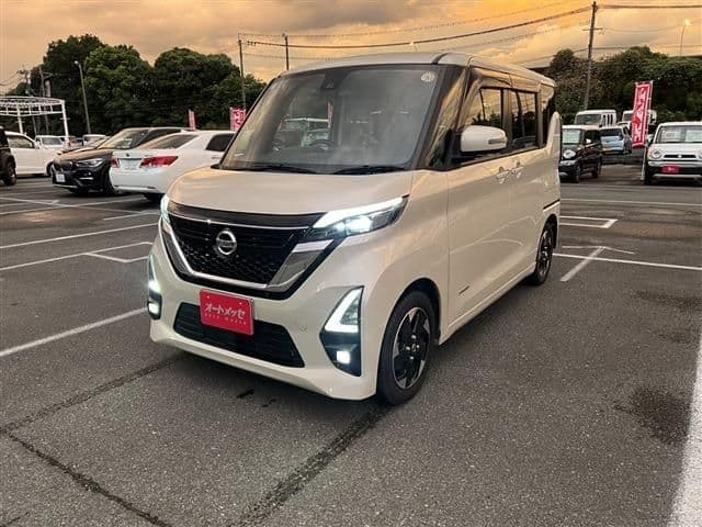 NISSAN ROOX