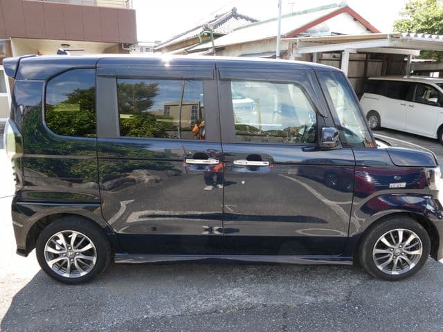 Car thumbnail 4