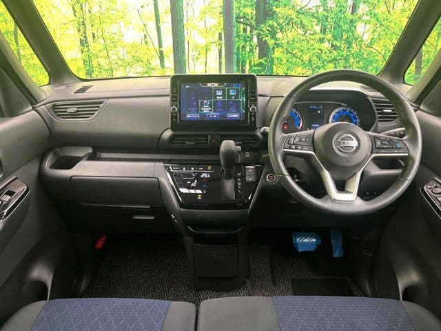 NISSAN