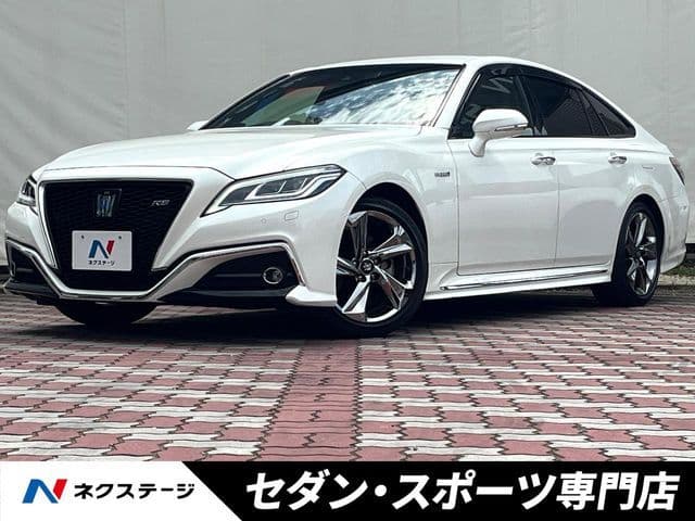 TOYOTA CROWN sedan hybrid