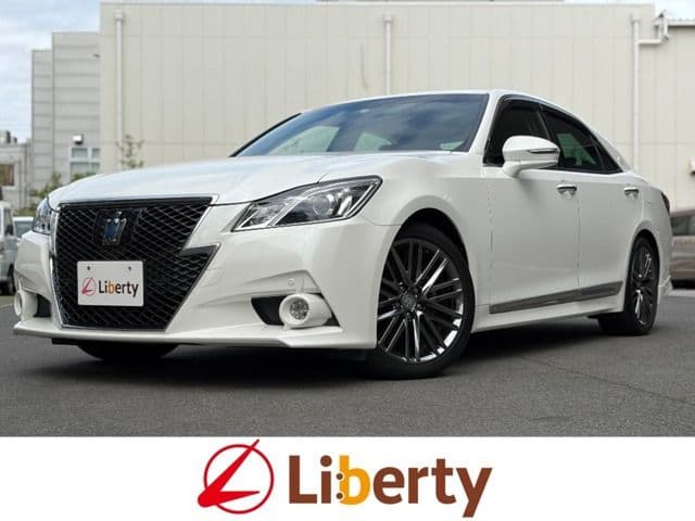 TOYOTA CROWN sedan hybrid