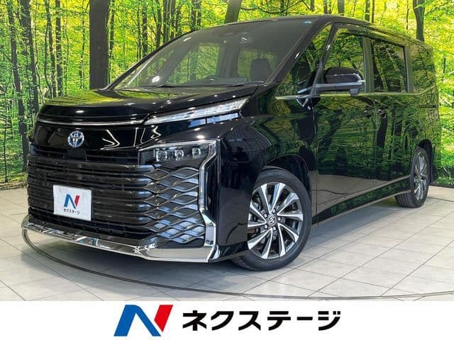 TOYOTA VOXY HYBRID