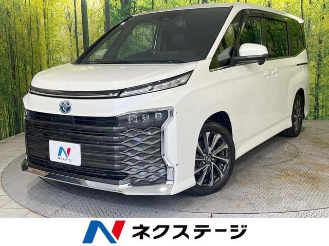 TOYOTA VOXY HYBRID