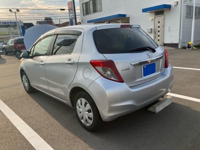 Car thumbnail 4