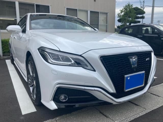 TOYOTA CROWN sedan hybrid