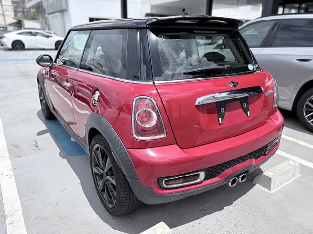 Car thumbnail 3