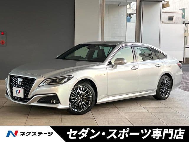 TOYOTA CROWN sedan hybrid