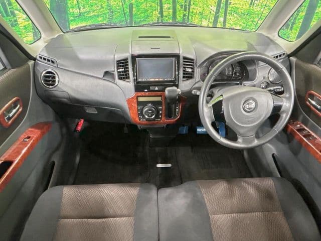 NISSAN