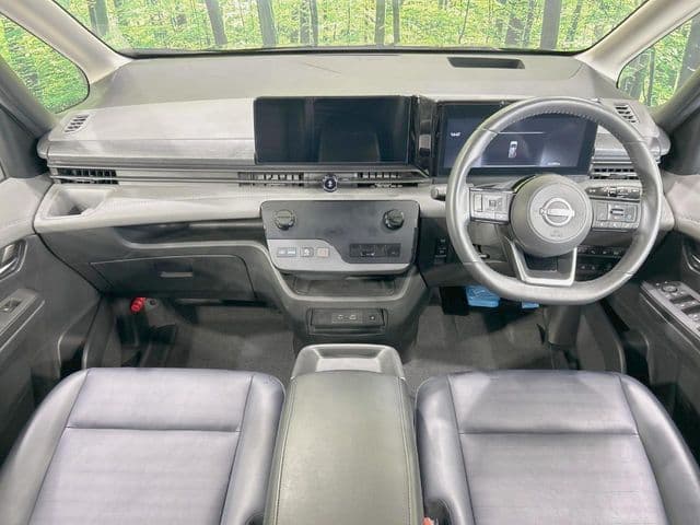 NISSAN