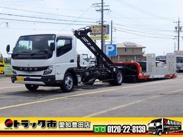 MITSUBISHI CANTER