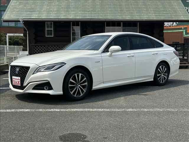TOYOTA CROWN sedan hybrid