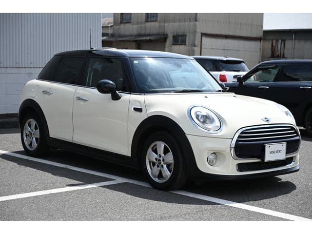 Car thumbnail 3