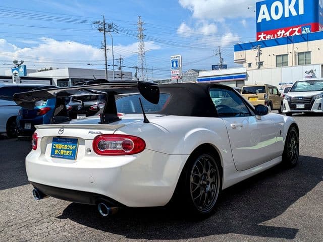 Car thumbnail 3