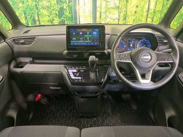 NISSAN