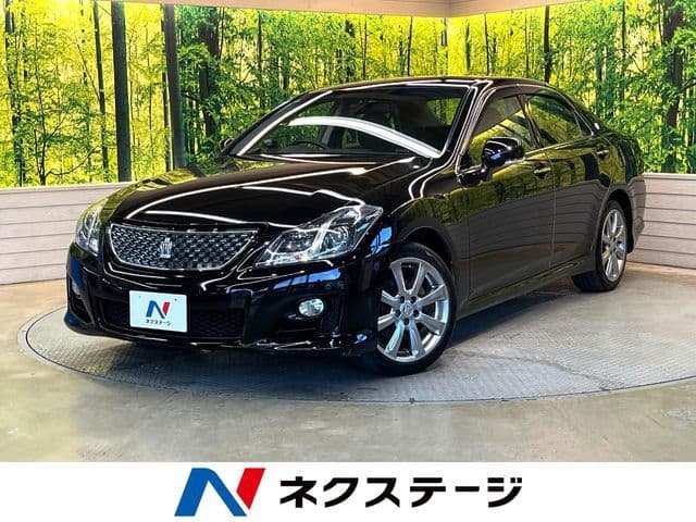 TOYOTA CROWN sedan