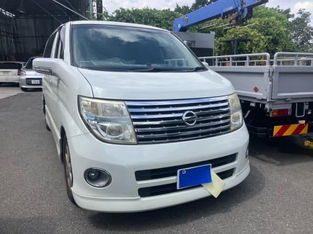 NISSAN ELGRAND  4WD