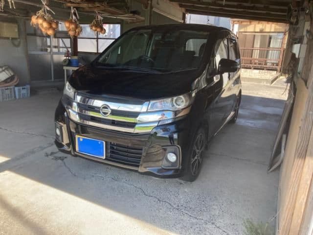 NISSAN