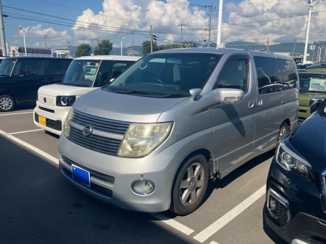 NISSAN ELGRAND  4WD