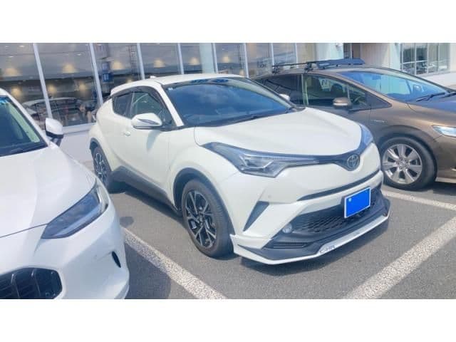 TOYOTA C-HR 4WD