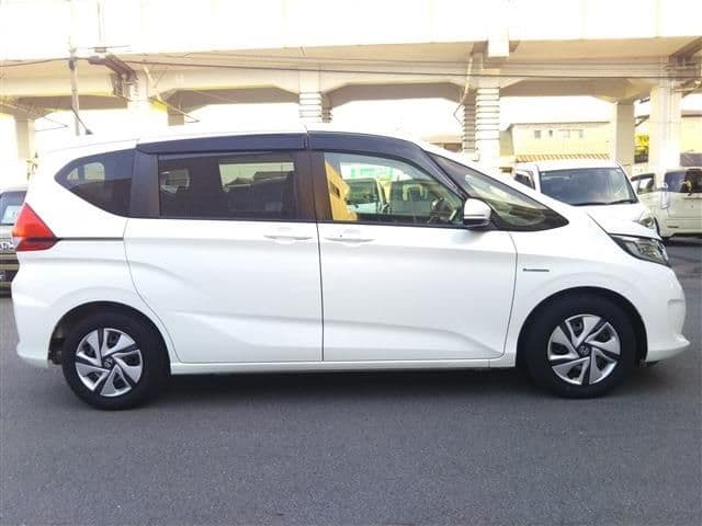 Car thumbnail 3