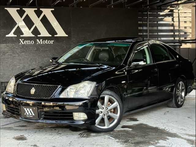 TOYOTA CROWN sedan