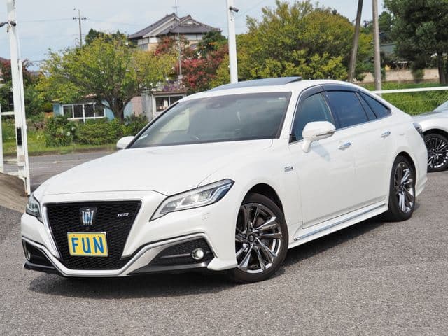 TOYOTA CROWN sedan hybrid