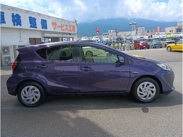 Car thumbnail 4