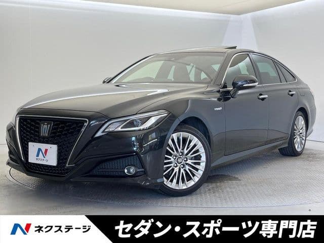 TOYOTA CROWN sedan hybrid