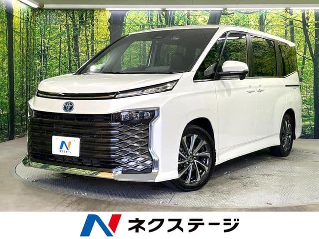TOYOTA VOXY HYBRID