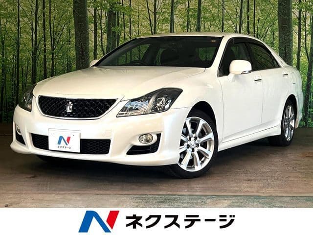 TOYOTA CROWN sedan