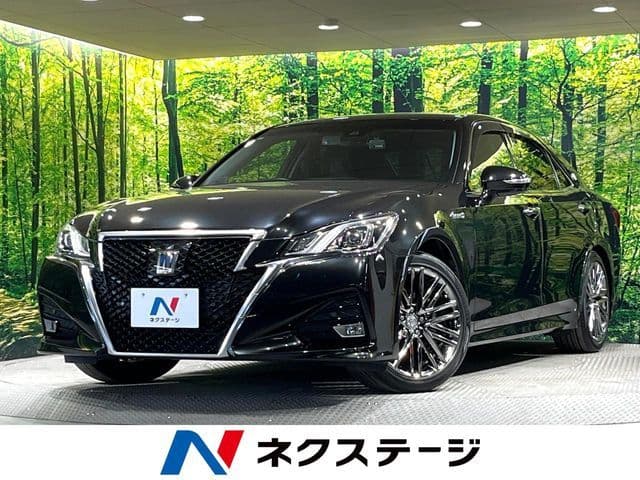 TOYOTA CROWN sedan hybrid