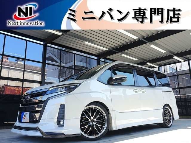 TOYOTA NOAH