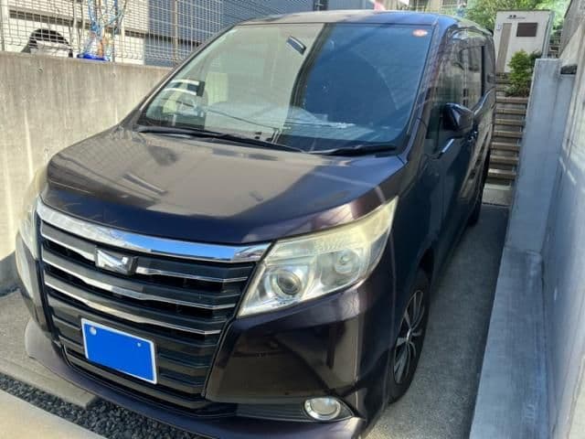 TOYOTA NOAH 4WD