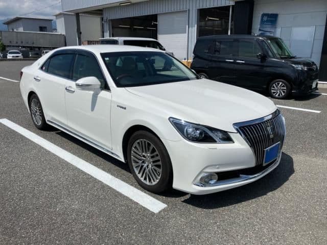 TOYOTA CROWN MAJESTA HYBRID