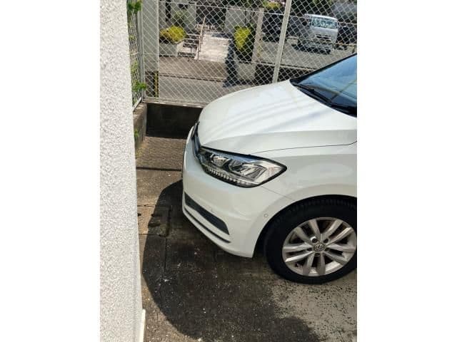VOLKSWAGEN VOLKSWAGEN GOLF TOURAN