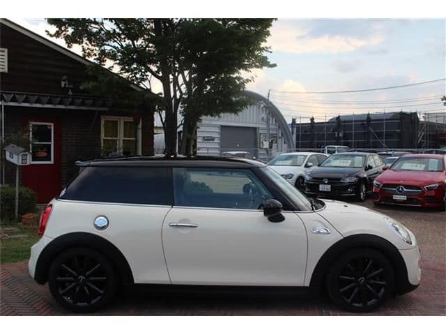 Car thumbnail 2