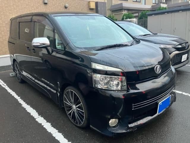 TOYOTA VOXY 4WD